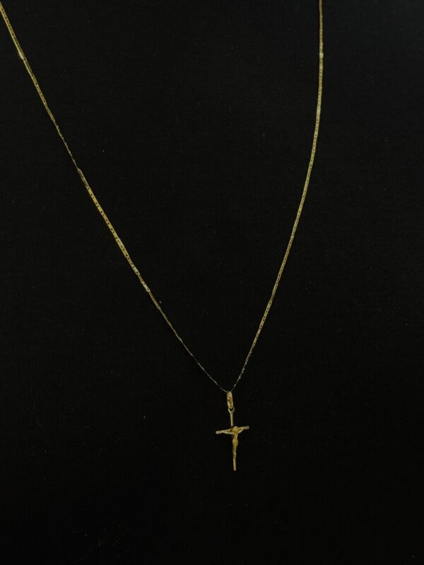 PINGENTE DE JESUS NA CRUZ COM OURO 18K