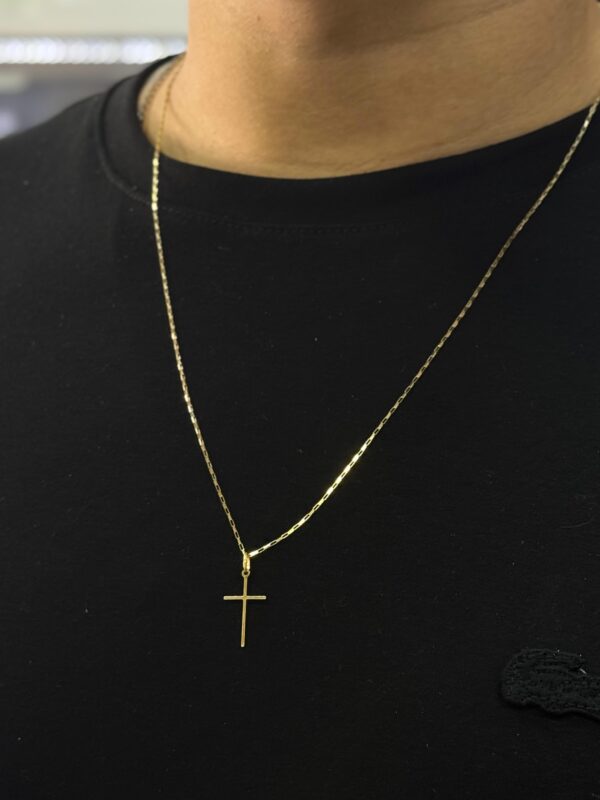 PINGENTE DE CRUZ EM OURO 18K
